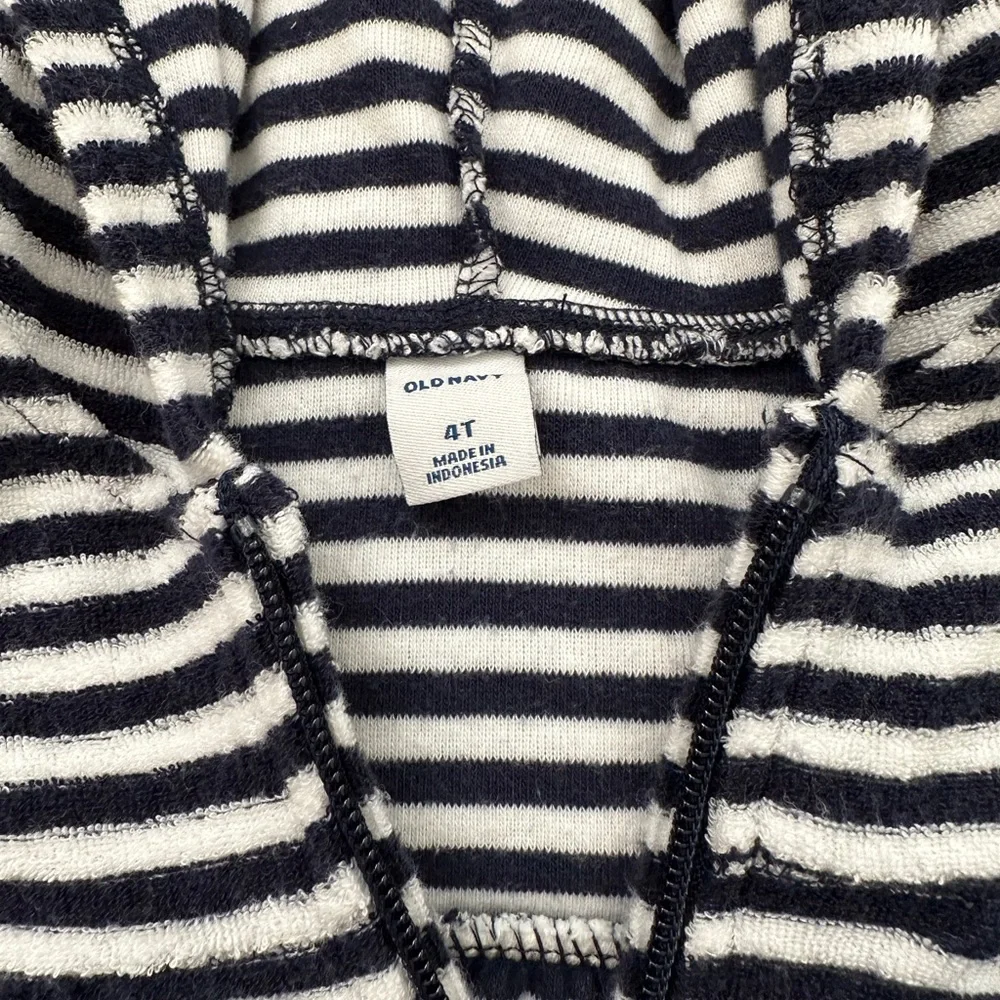Old Navy hooded swim cover 4T